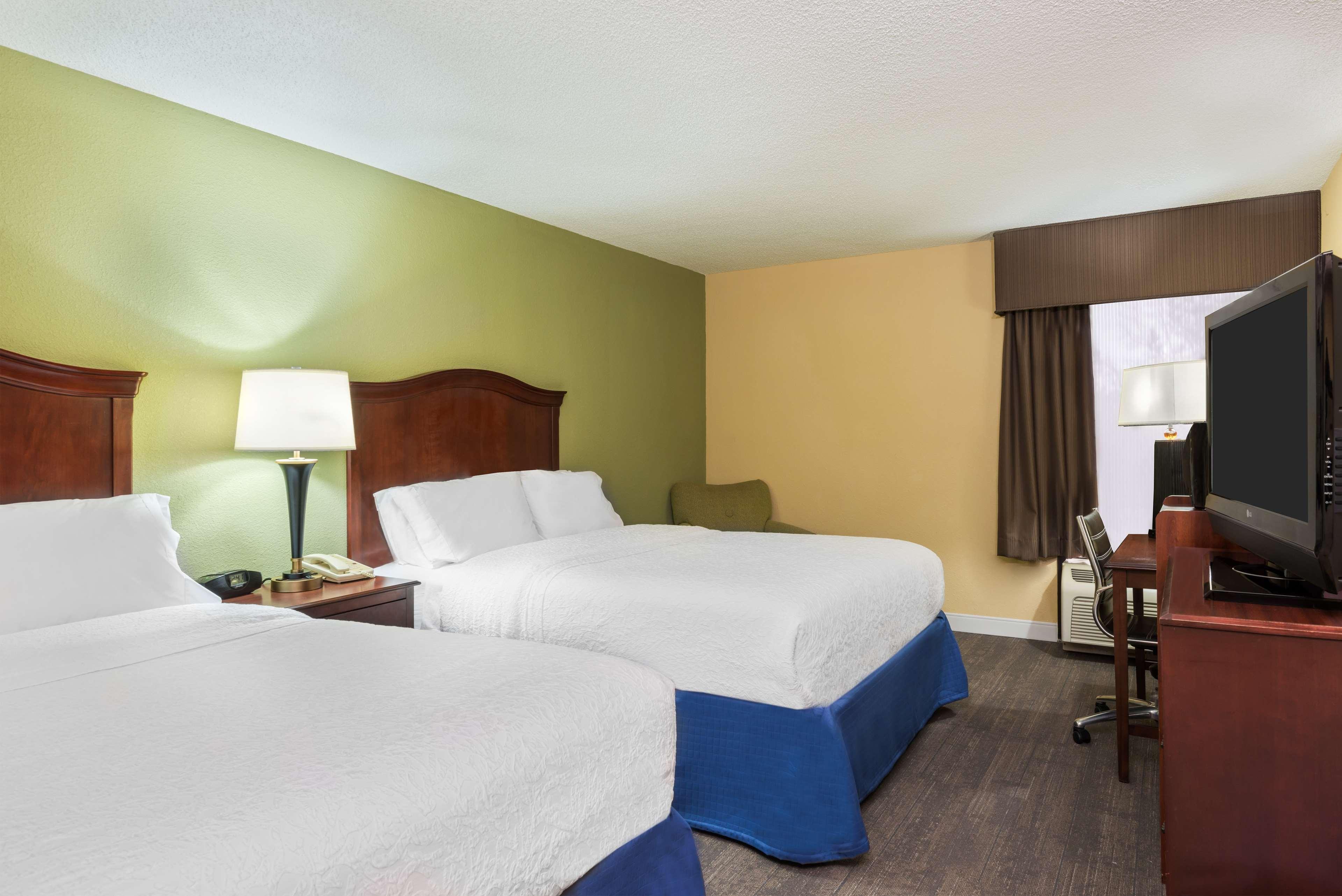 Hampton Inn Raleigh Кэри Экстерьер фото