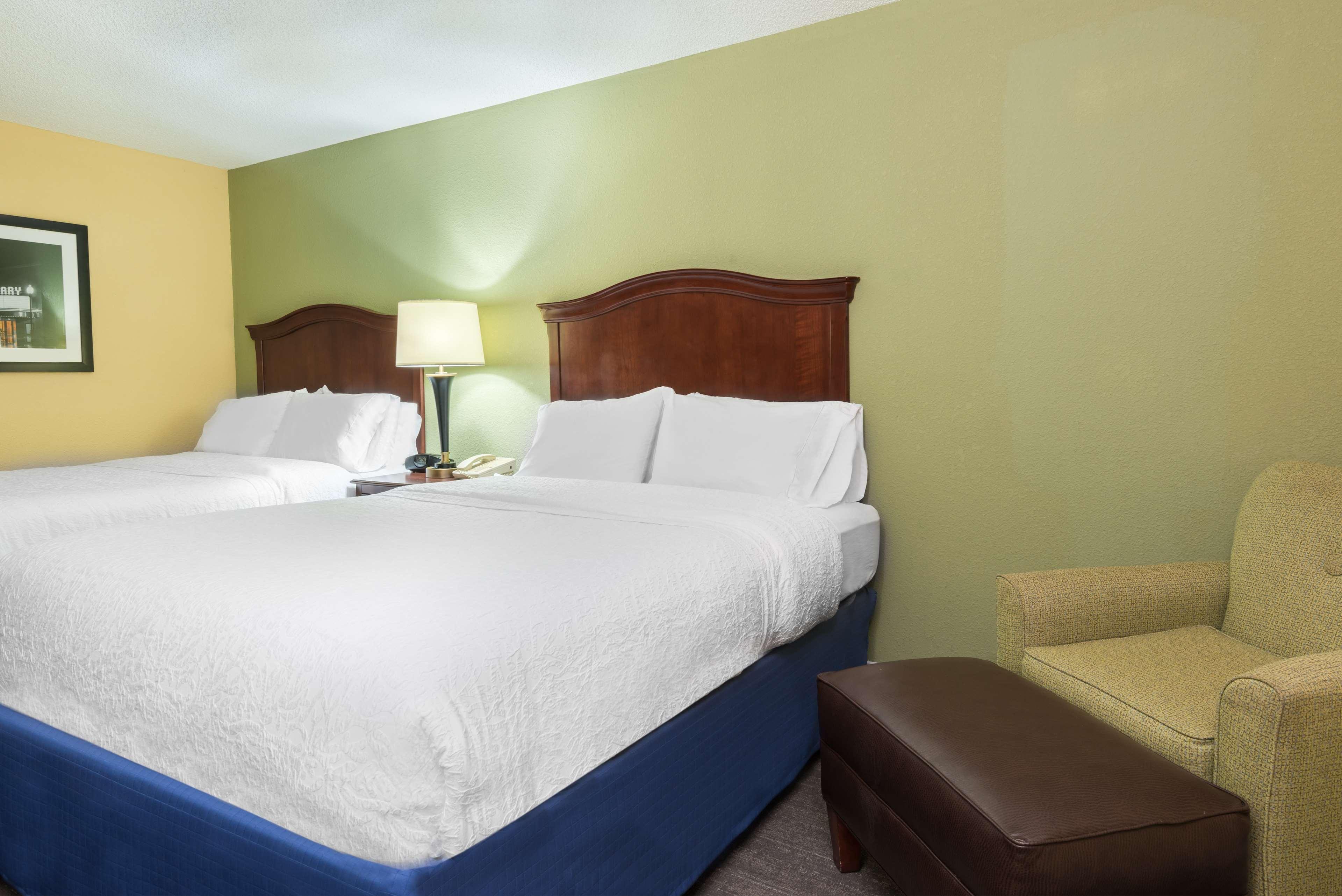 Hampton Inn Raleigh Кэри Экстерьер фото