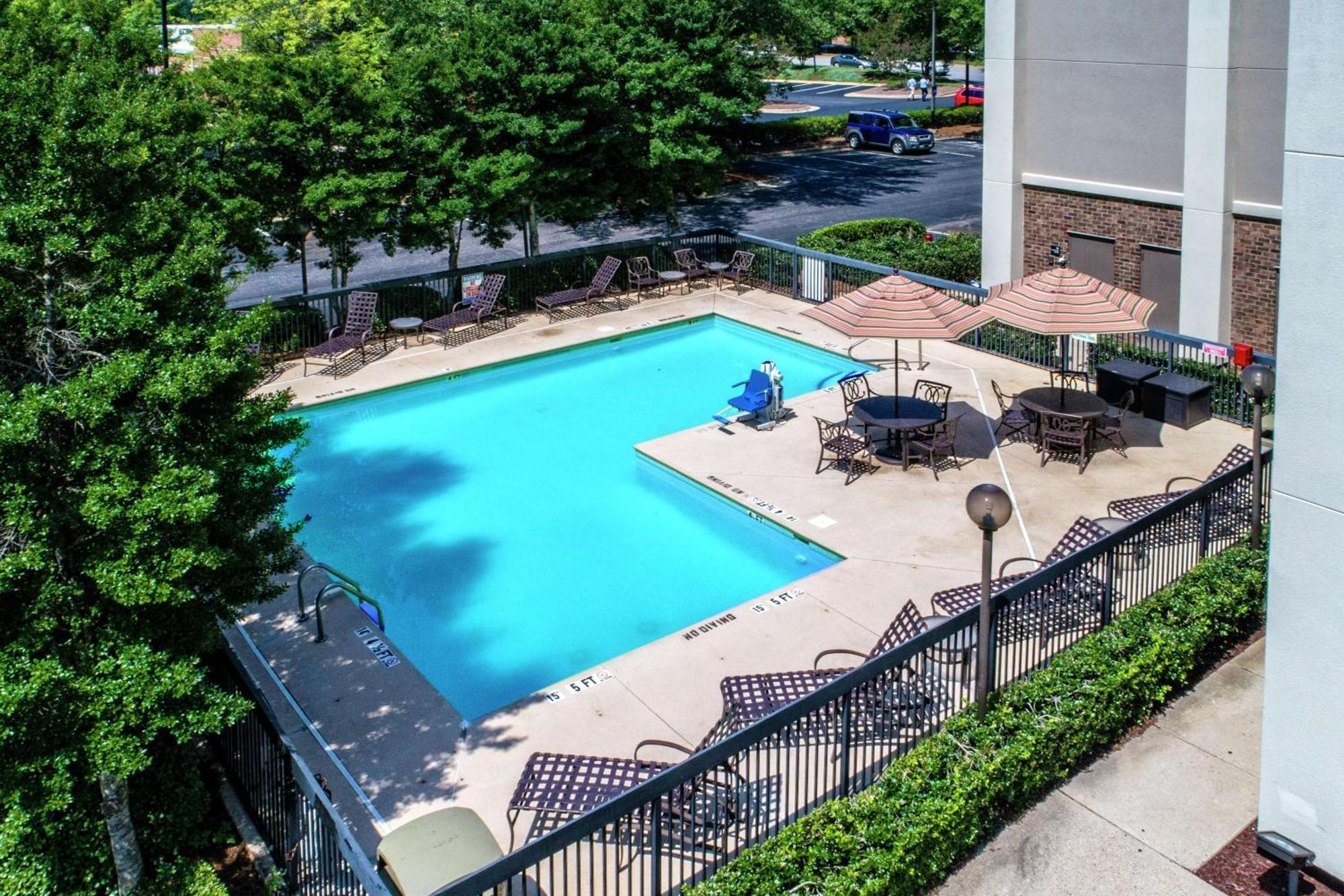 Hampton Inn Raleigh Кэри Экстерьер фото