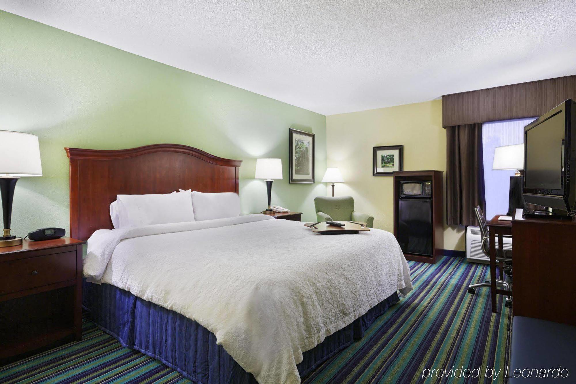 Hampton Inn Raleigh Кэри Экстерьер фото