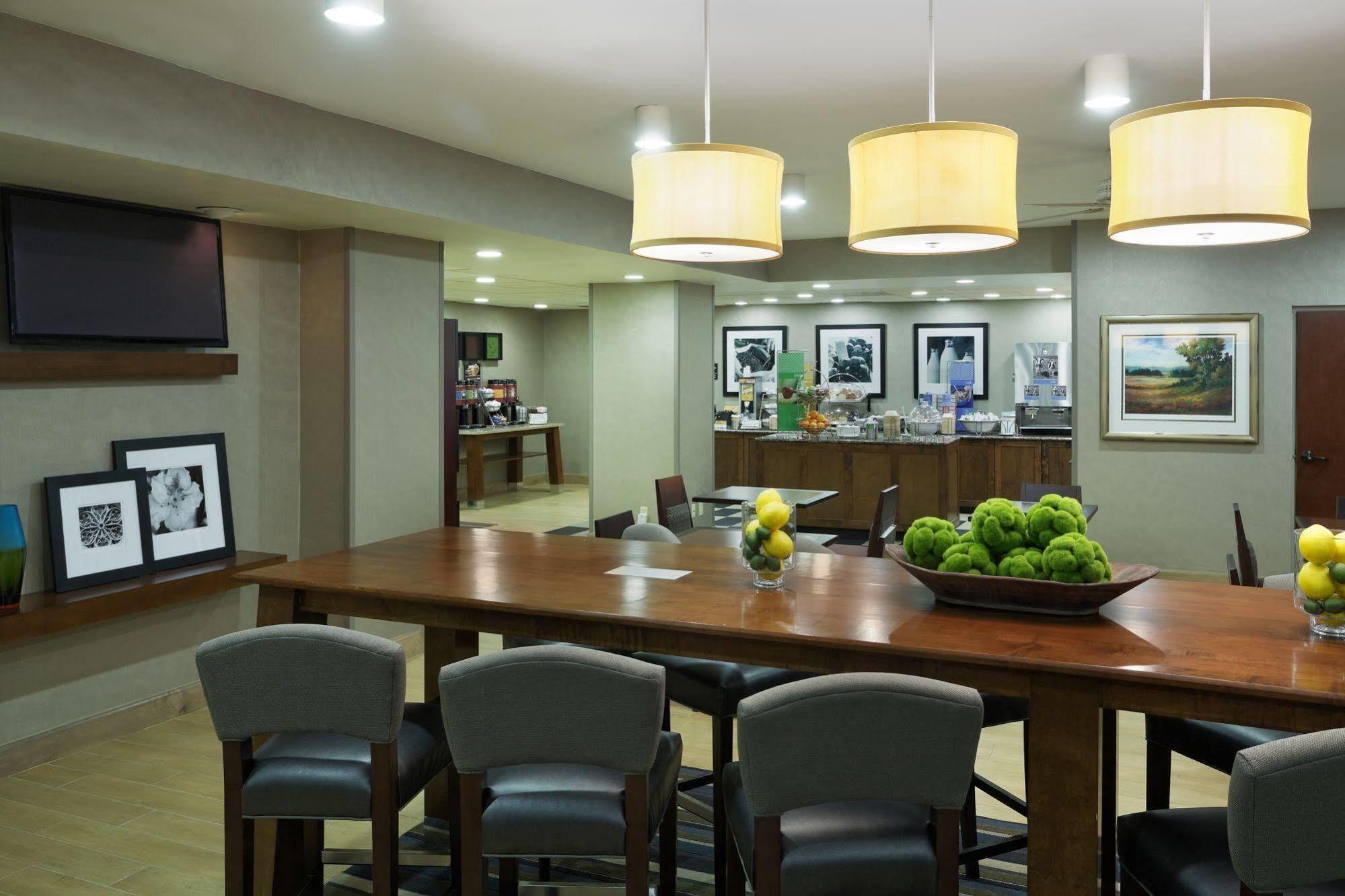 Hampton Inn Raleigh Кэри Экстерьер фото