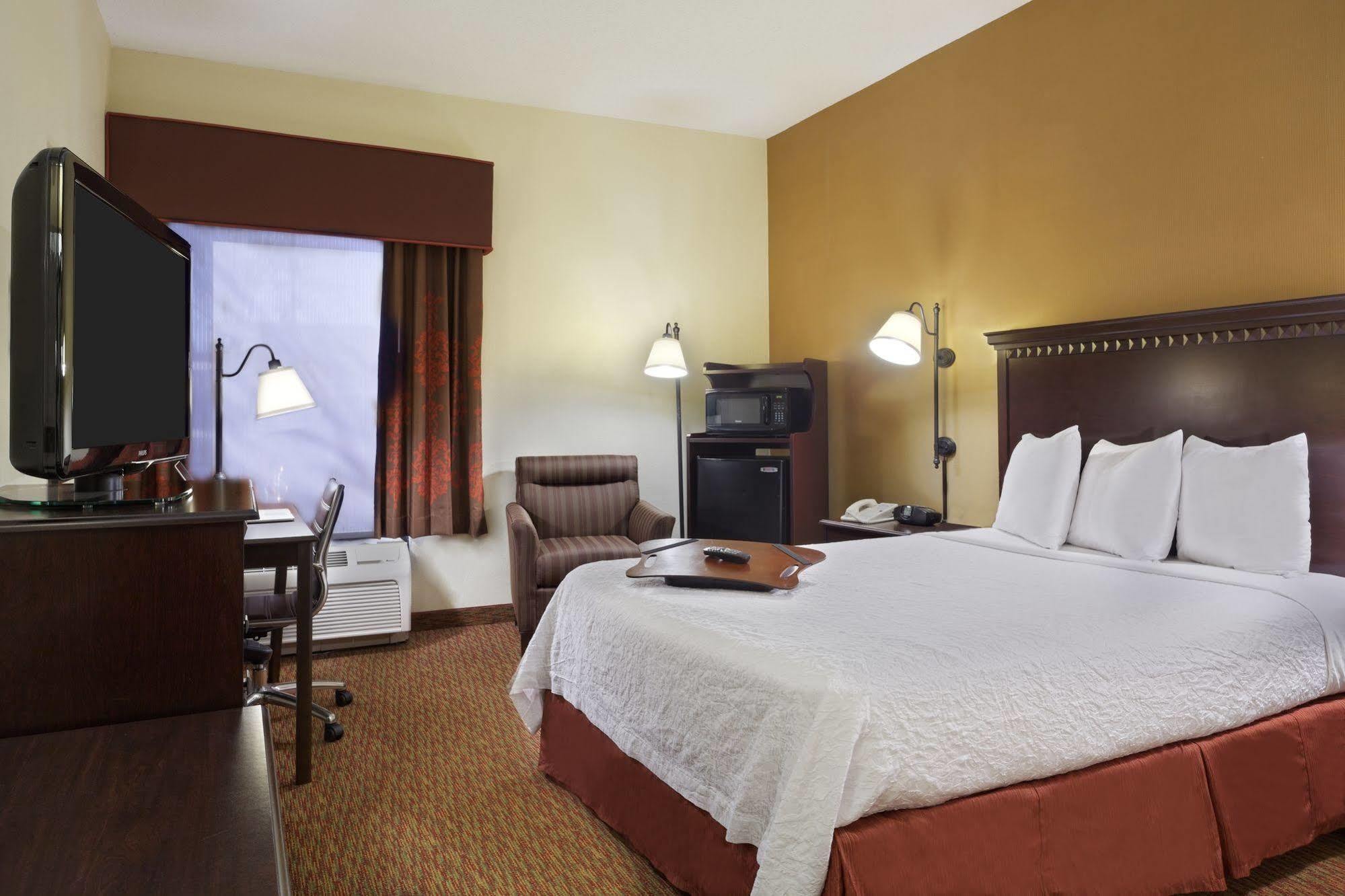 Hampton Inn Raleigh Кэри Экстерьер фото