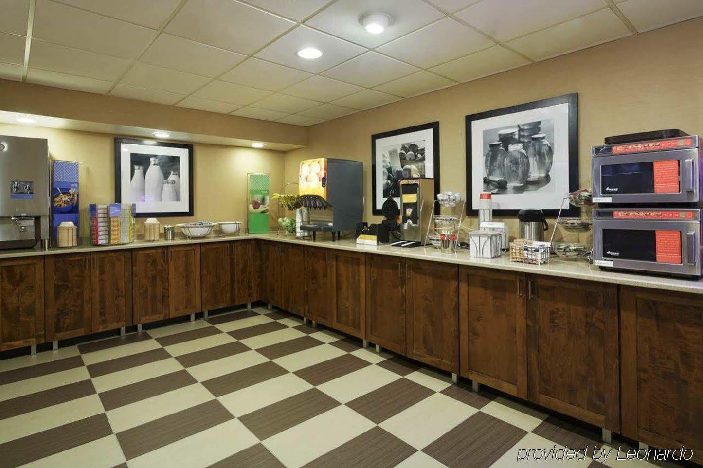 Hampton Inn Raleigh Кэри Экстерьер фото